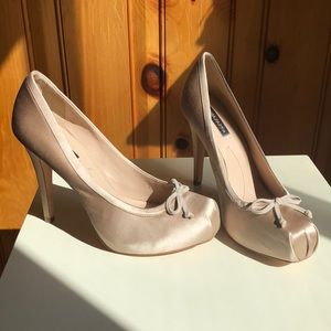 BCBG MAX AZRIA DEVORAH SATIN HEEL